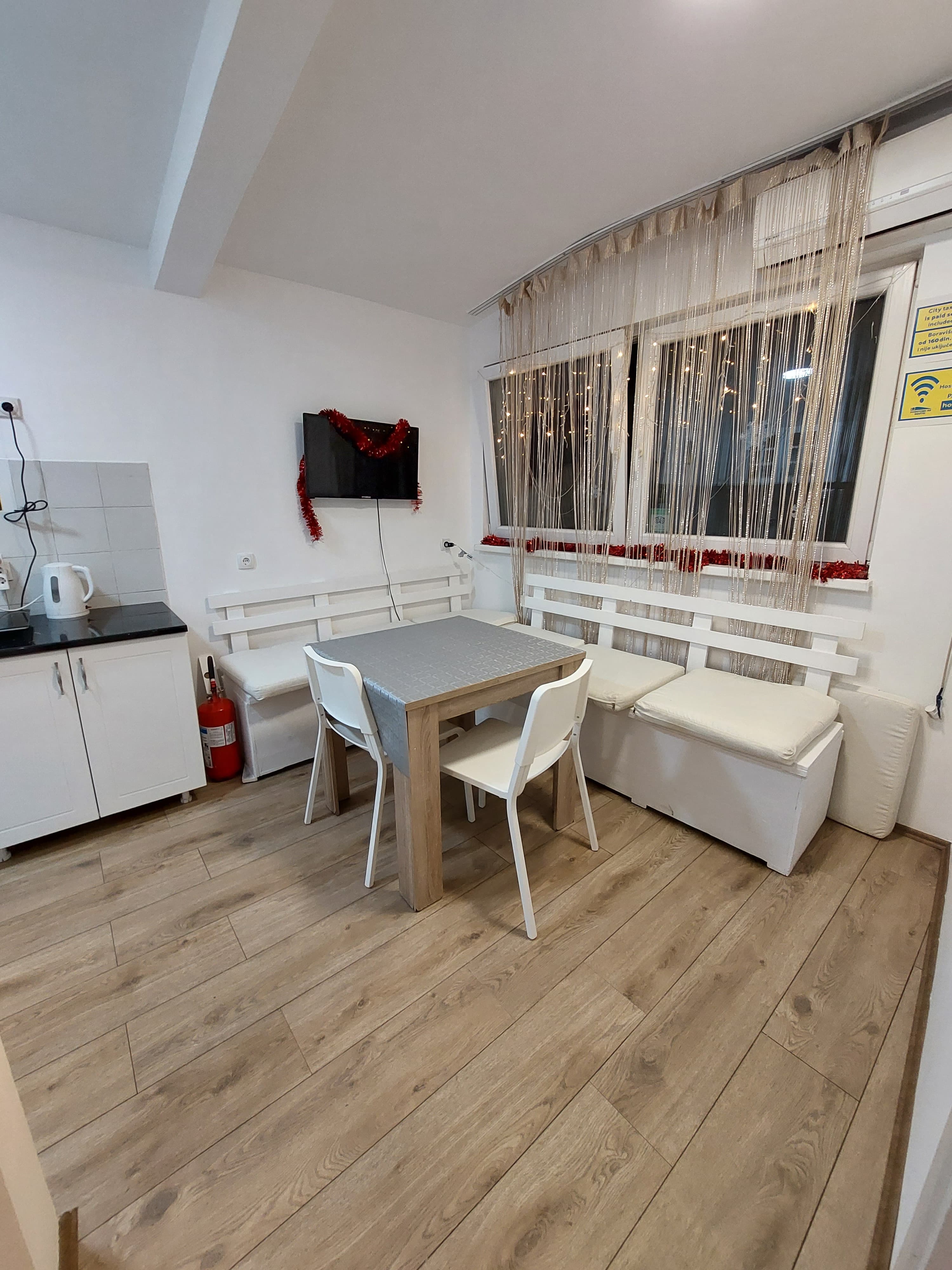 Relaxed corner inside Hostel Downtown Inn