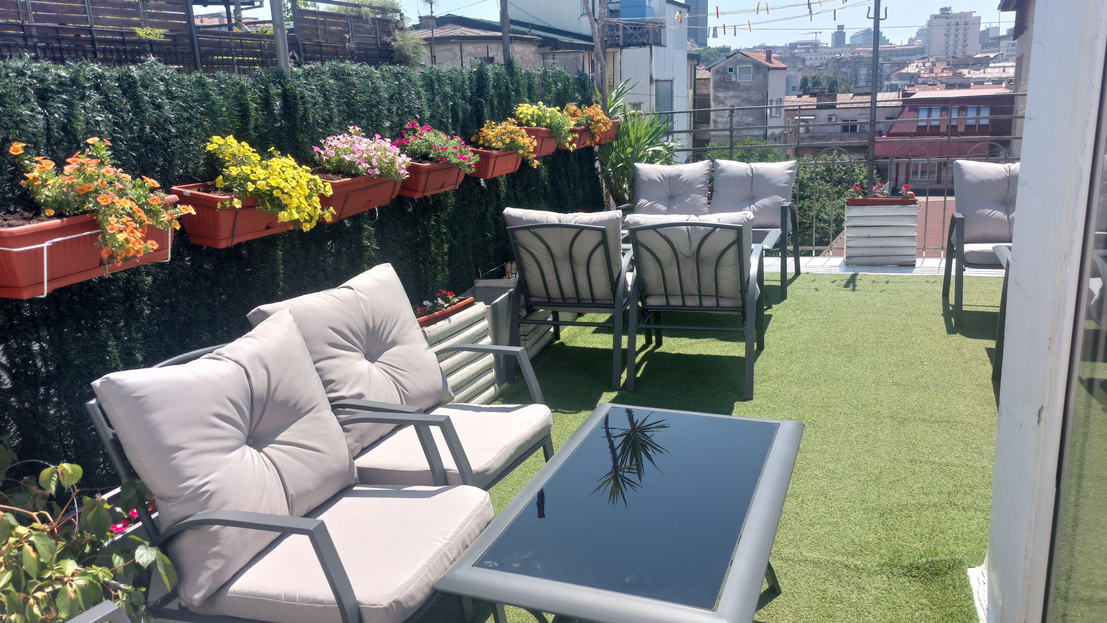 Rooftop terrace at Hostel Downtown Inn